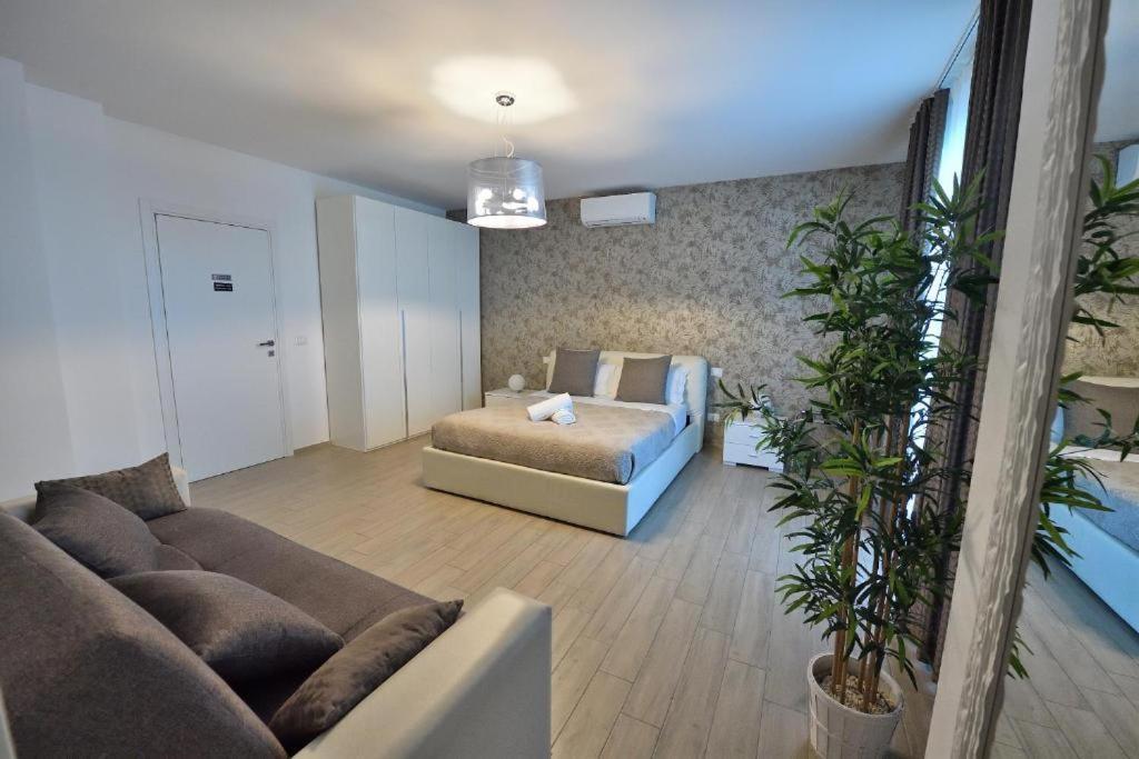 Karol Wojtyla Airport Bari Hotel ภายนอก รูปภาพ